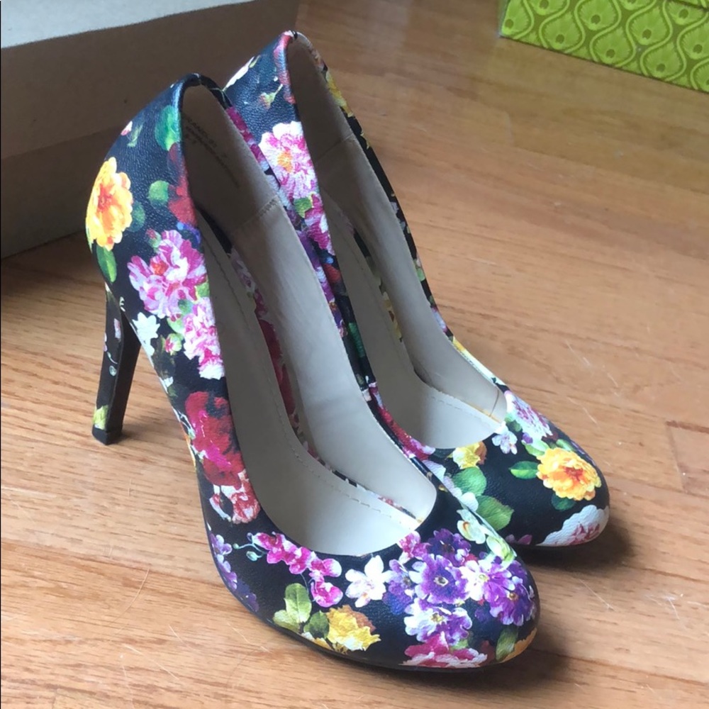 Bamboo floral heels